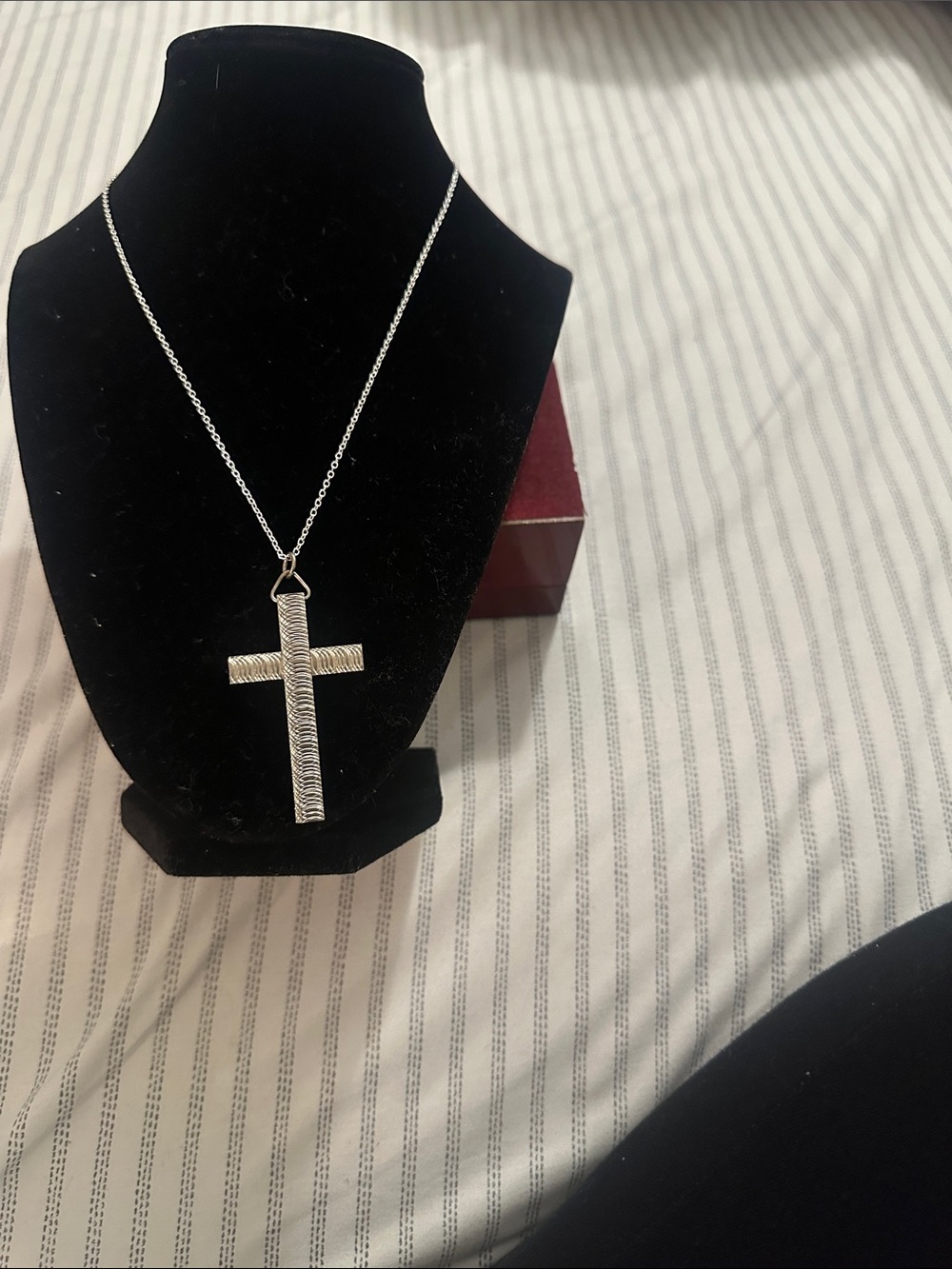 Silver Cross Pendant Necklace - Classic Women's Jewelry